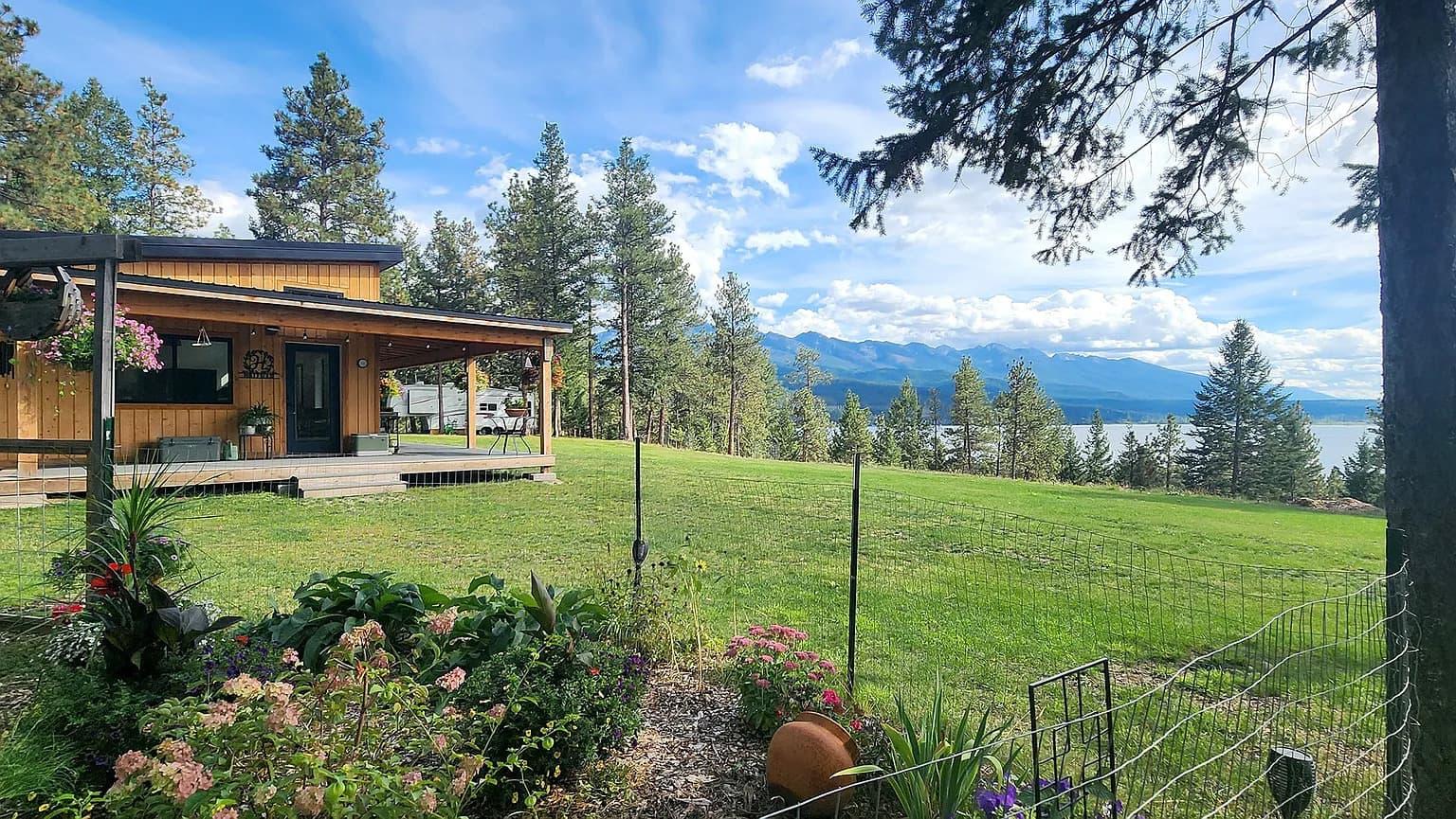 Modern Montana exterior lake mountains Kit